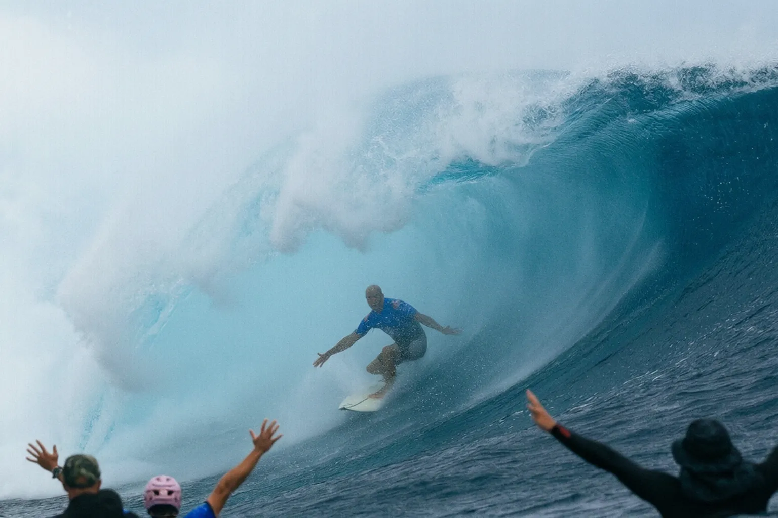 Lecciones de Kelly Slater: cómo la gestión fisiológica mejora tu surf en Fuerteventura