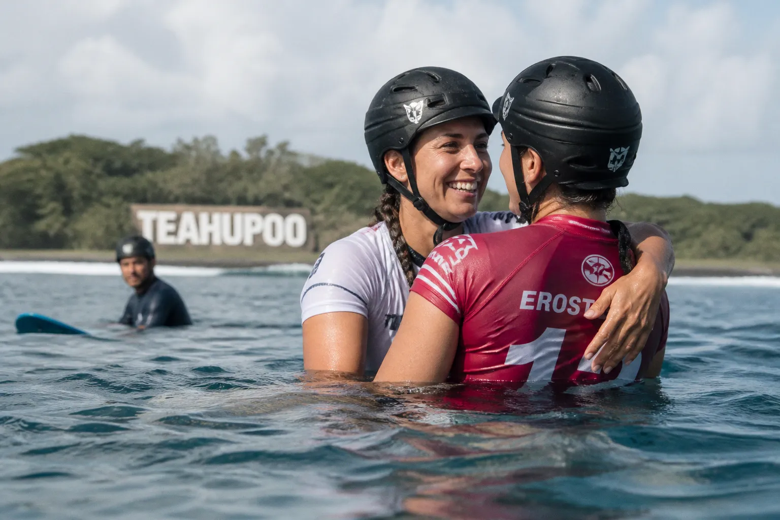Lecciones técnicas del duelo entre Nadia Erostarbe y Kika Veselko en el Tahiti Pro