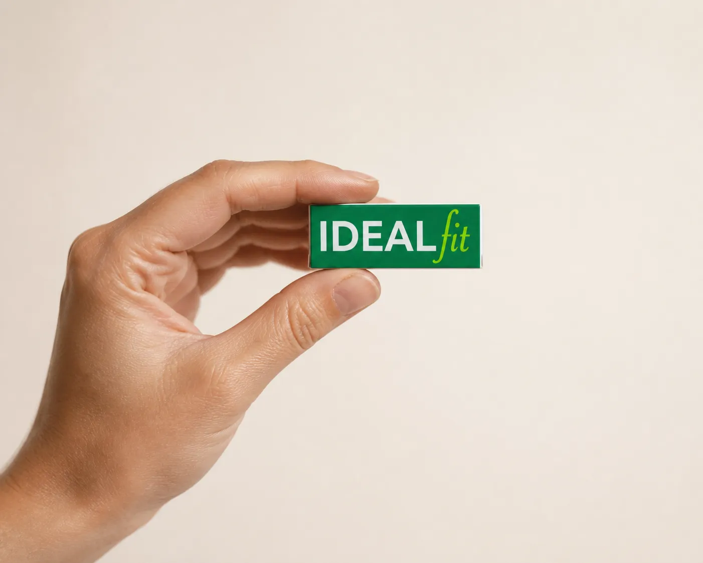 IdealFit — el envase en la mano