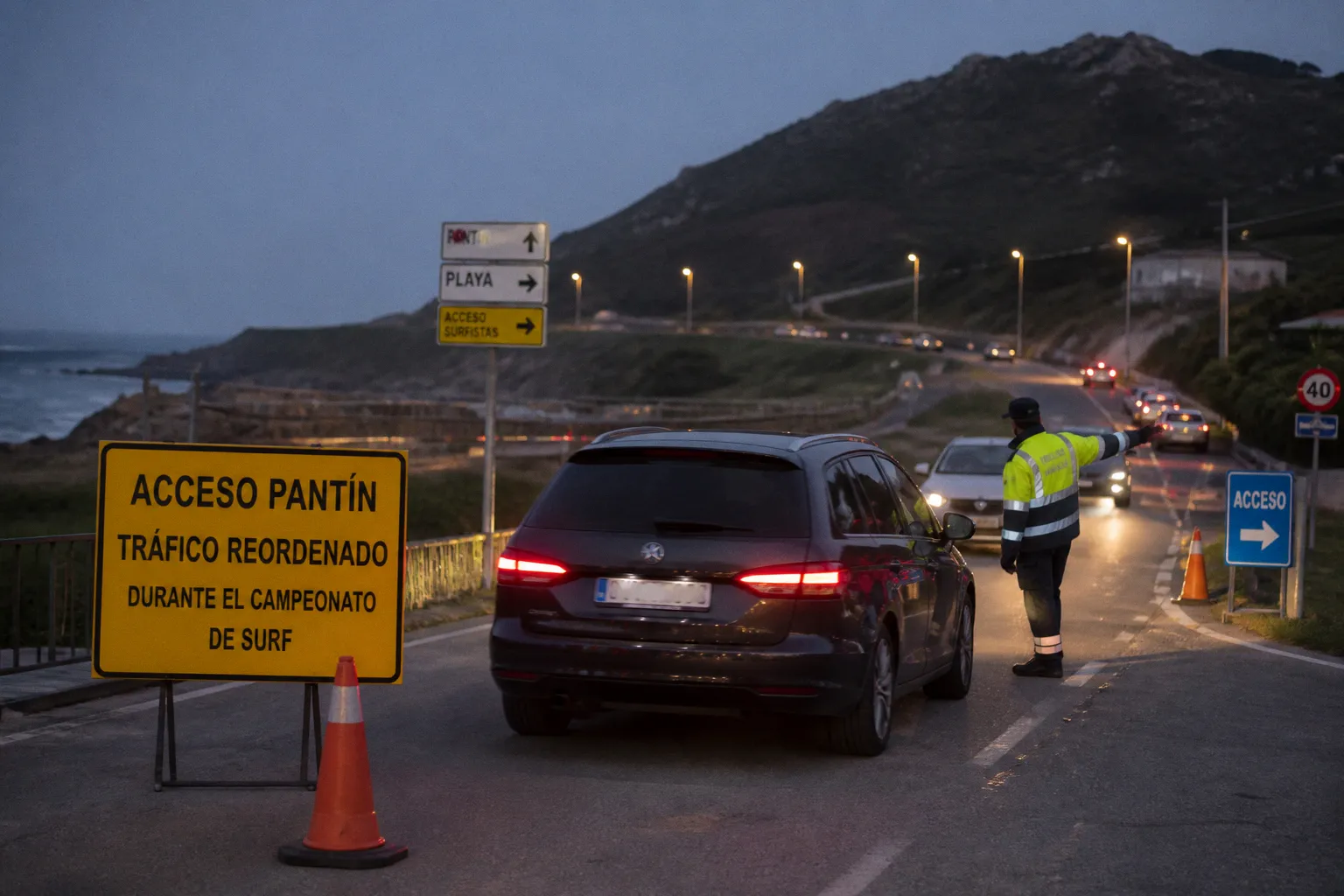 Valdoviño reordena el tráfico en Pantín durante el campeonato de surf