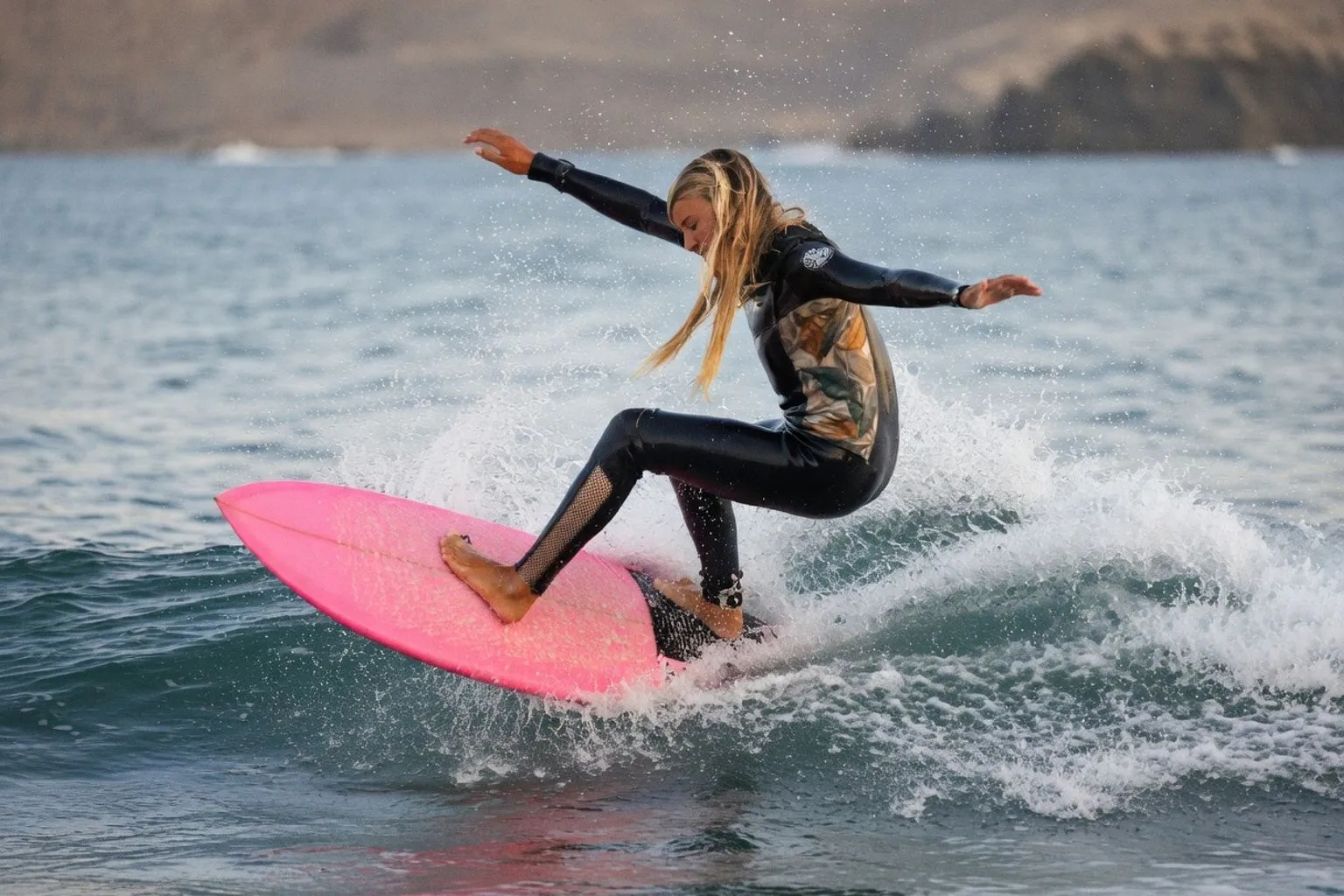 Valentina Escudero y Sofía Artieda: el ascenso de las surfistas latinas a la élite mundial